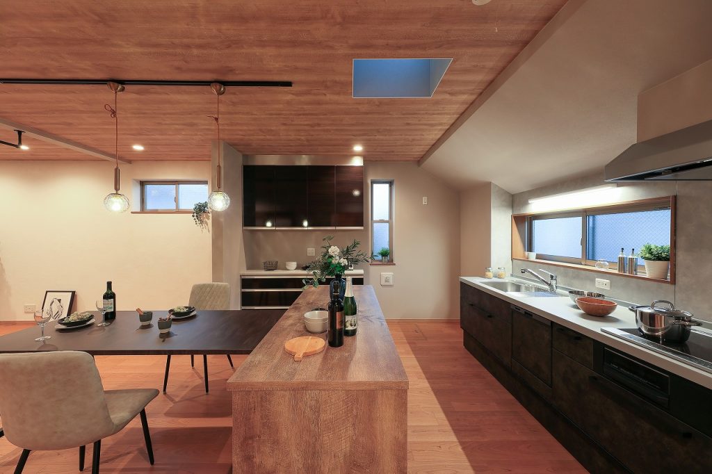 中古住宅を二世帯住宅へ 親世帯と子世帯が心地よく暮らすリノベーション事例